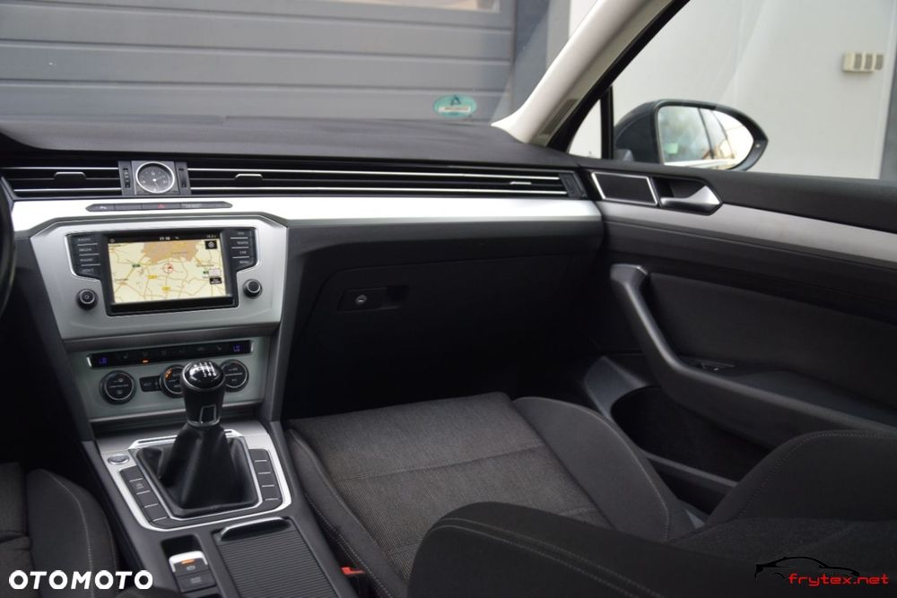 Volkswagen Passat - 26