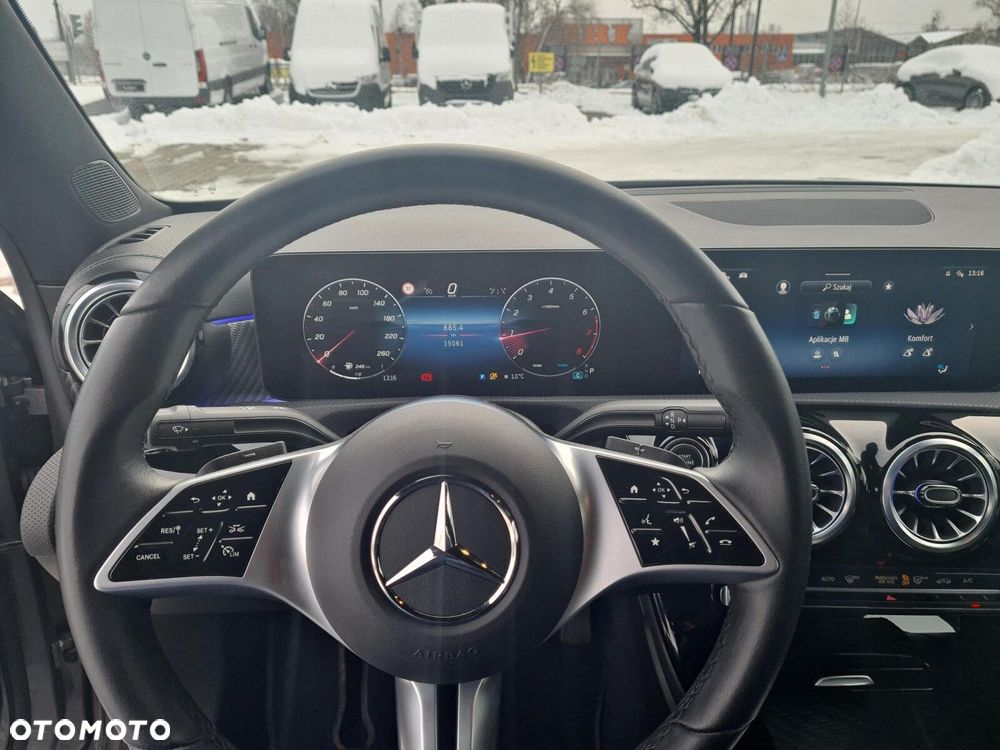 Mercedes-Benz CLA - 13