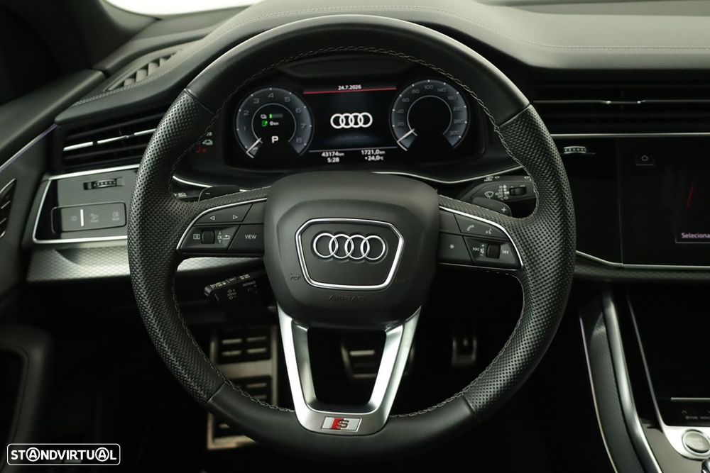 Audi Q8 55 TFSIe quattro Tiptronic - 16