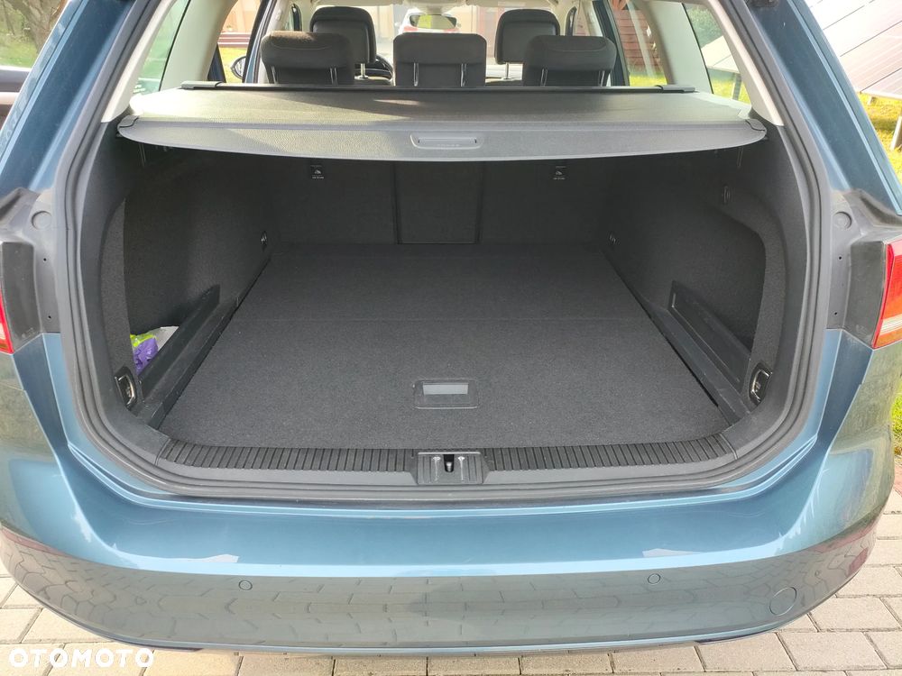 Volkswagen Passat - 21