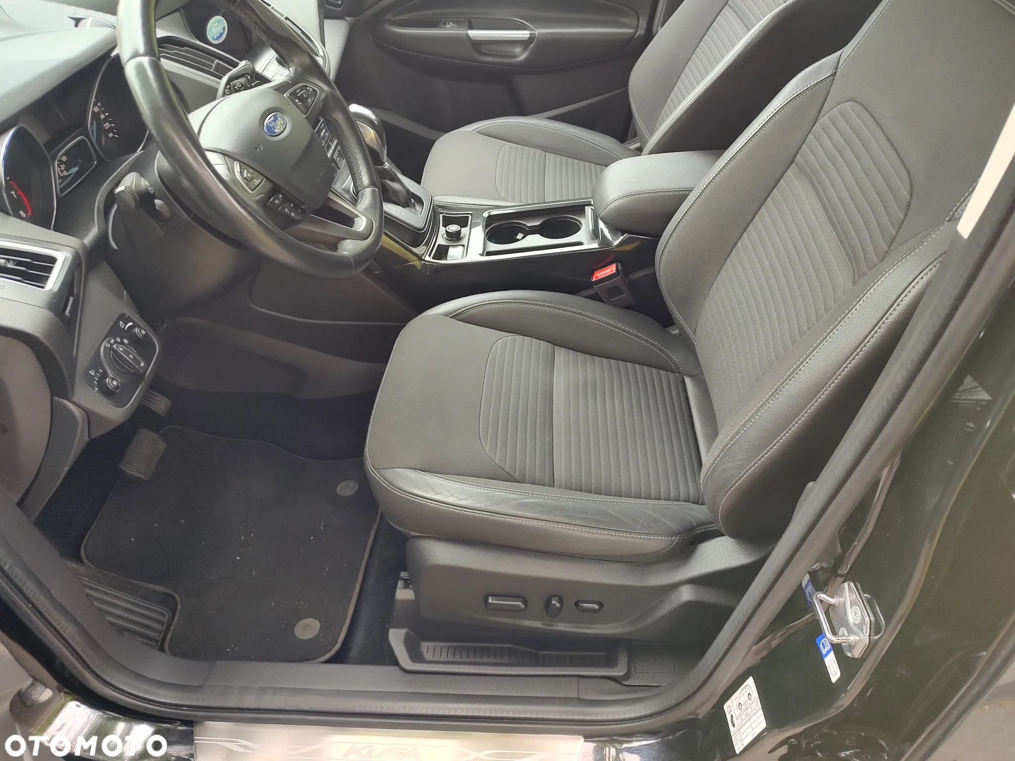 Ford Kuga 1.5 EcoBoost 4WD Titanium - 14