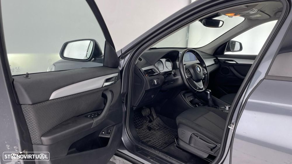 BMW X1 25 e xDrive — fotografia 13