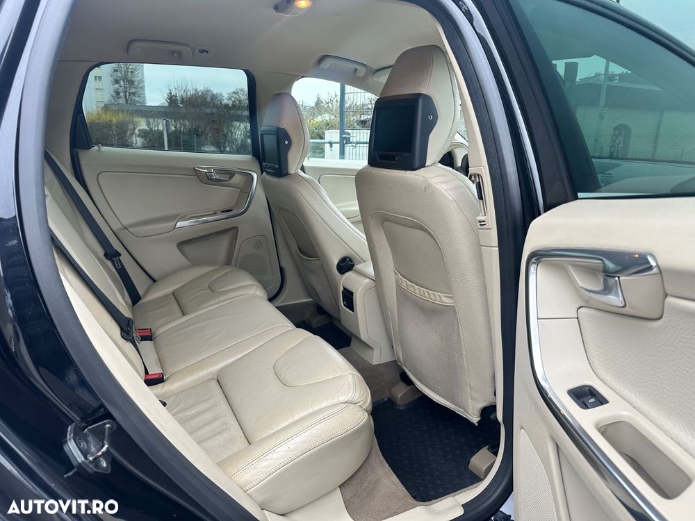 Volvo XC 60 D5 AWD Start-Stop Summum - 11