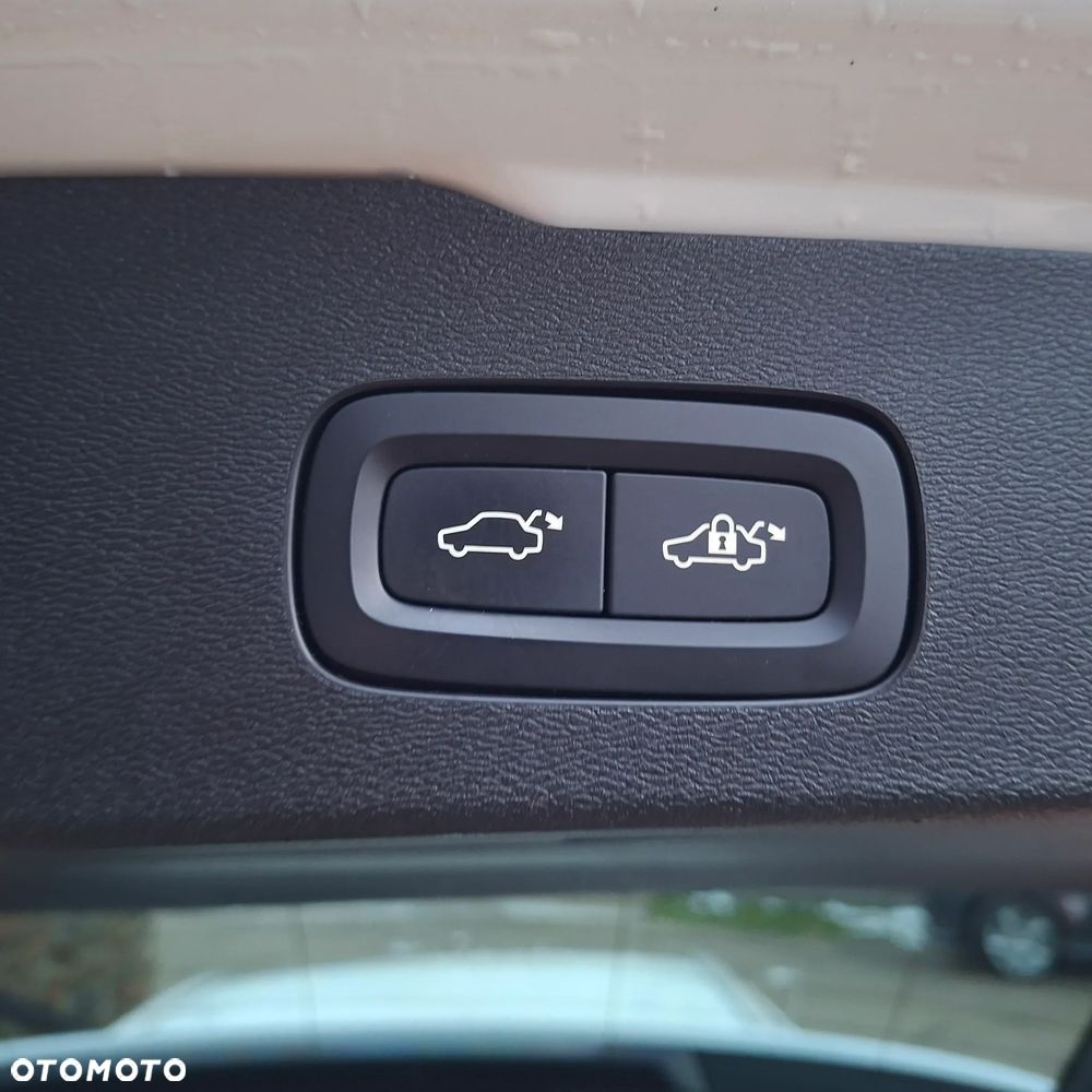 Volvo V60 D4 Geartronic Momentum - 17