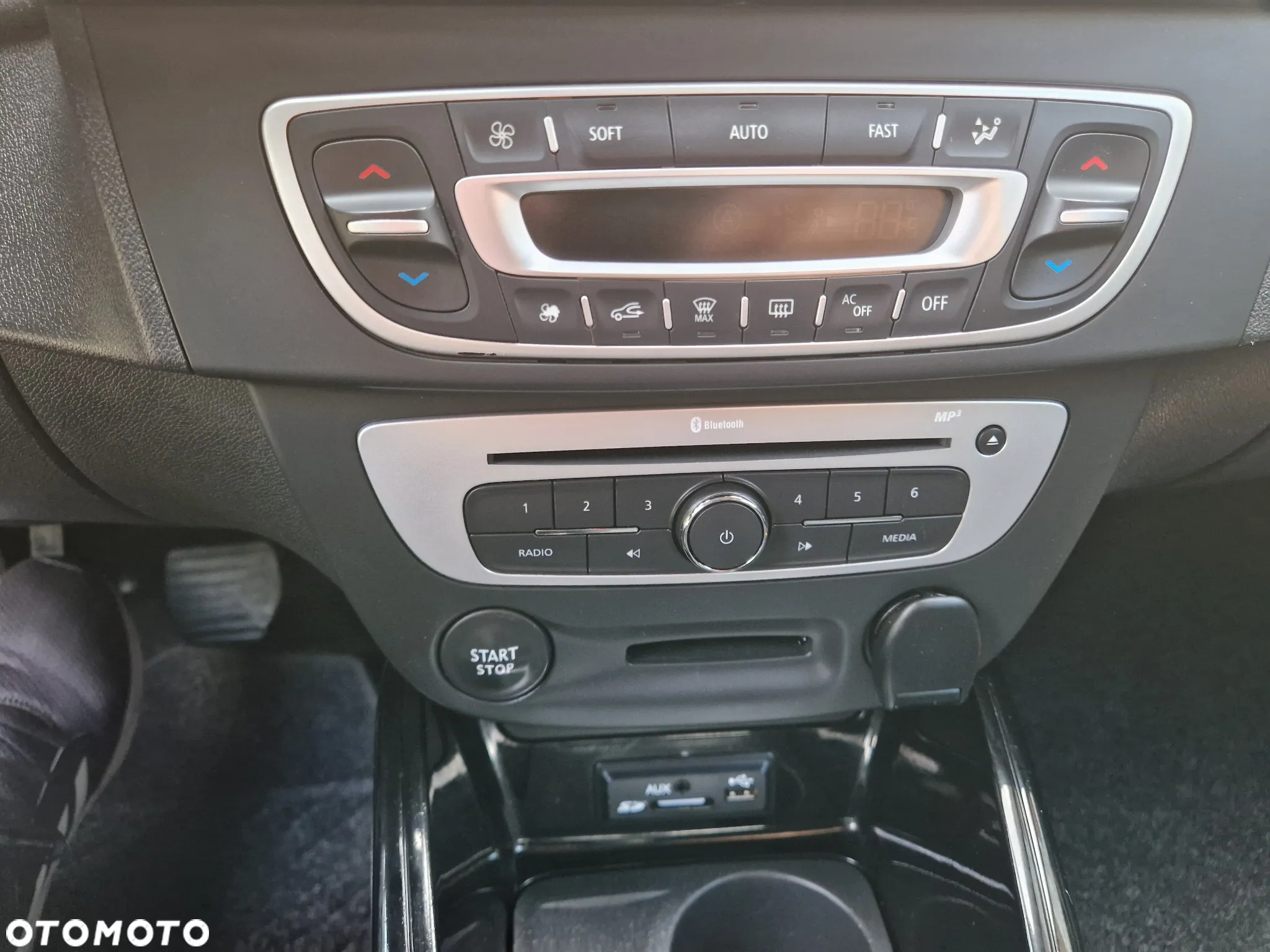 Renault Megane Grandtour ENERGY TCe 115 Start & Stop Bose Edition - 38
