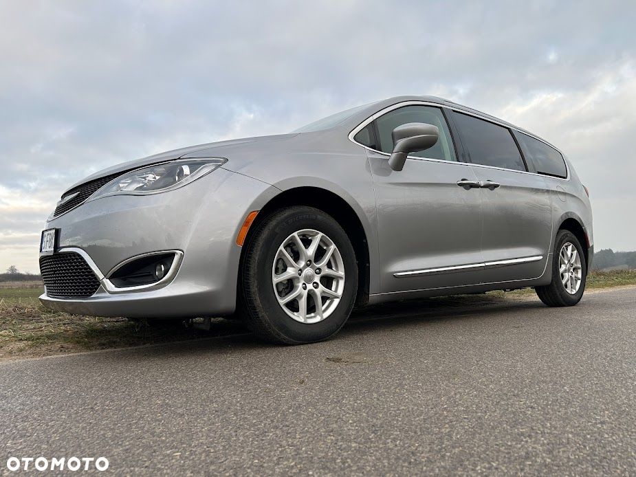 Chrysler Pacifica - 20