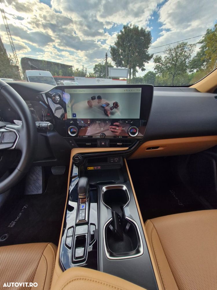 Lexus Seria NX - 18