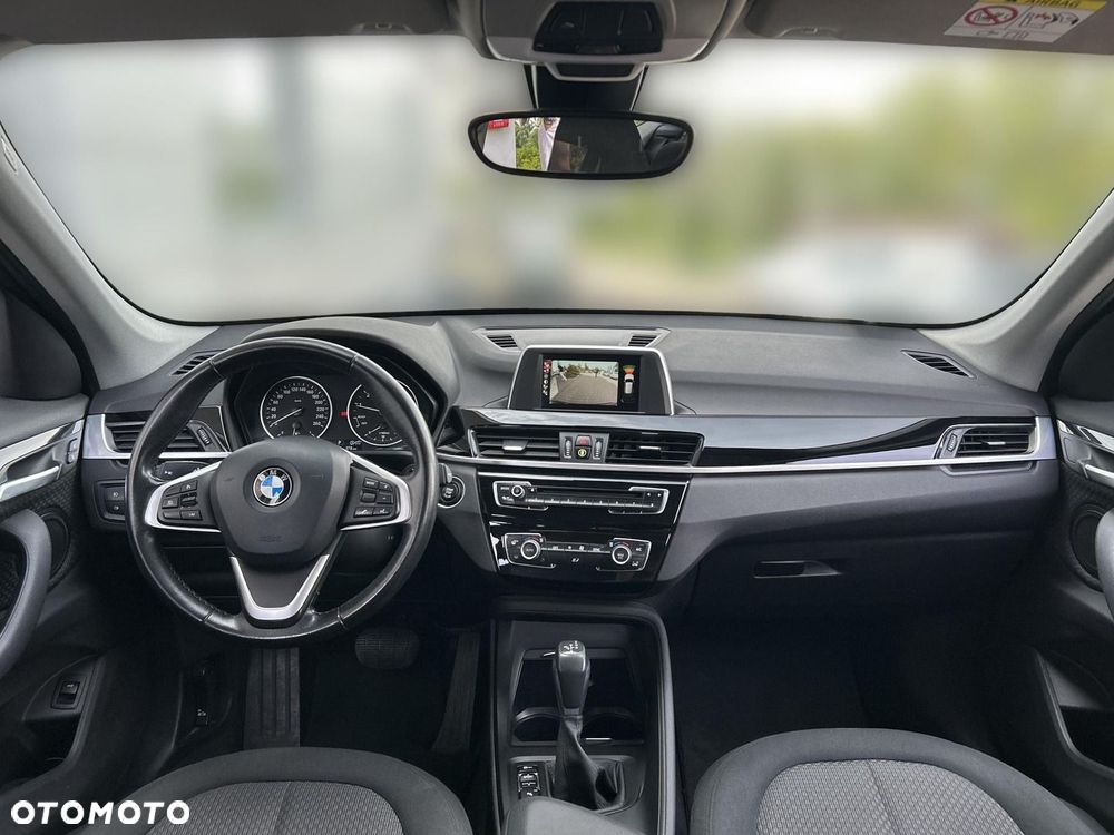 BMW X1 sDrive18i - 11