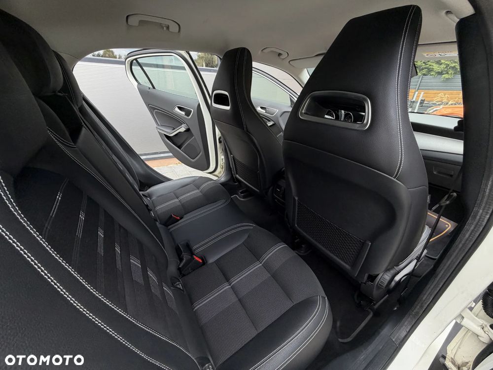 Mercedes-Benz GLA 200 7G-DCT Style - 18
