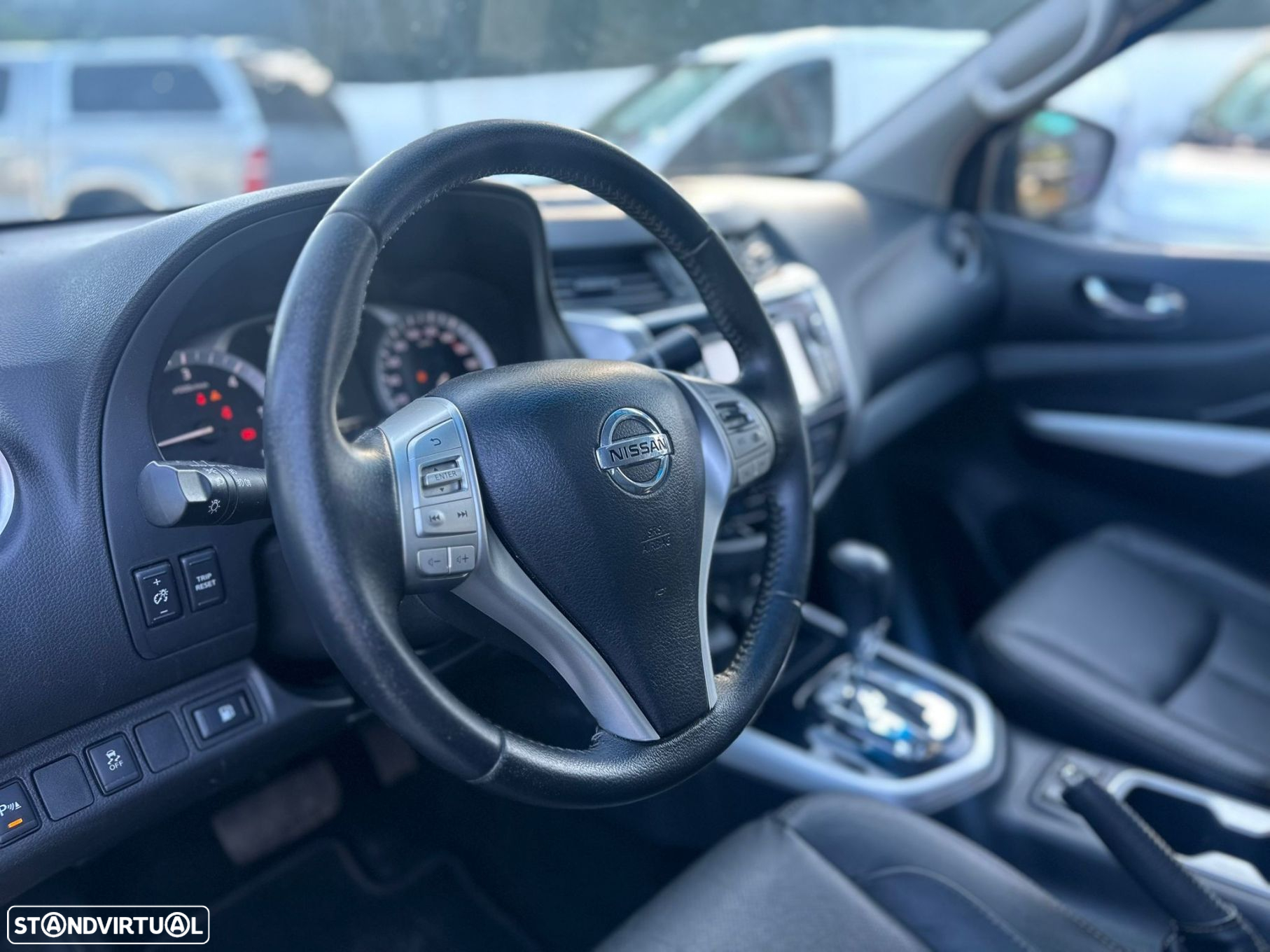 Nissan Navara 2.3 dCi CD 4WD Tekna Auto - 11