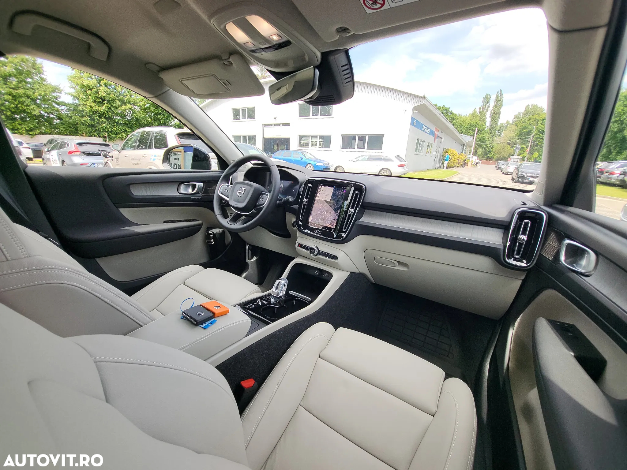 Volvo XC 40 B3 AT FWD MHEV Plus Dark - 19