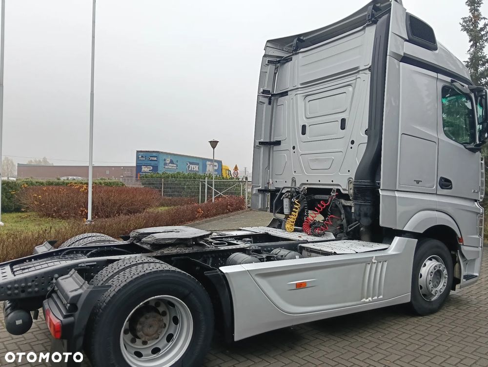 Mercedes-Benz ACTROS - 4