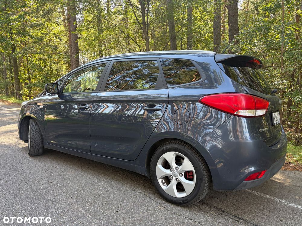 Kia Carens 1.7 CRDi XL 7os - 4