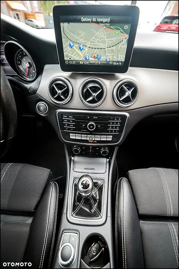 Mercedes-Benz CLA - 22