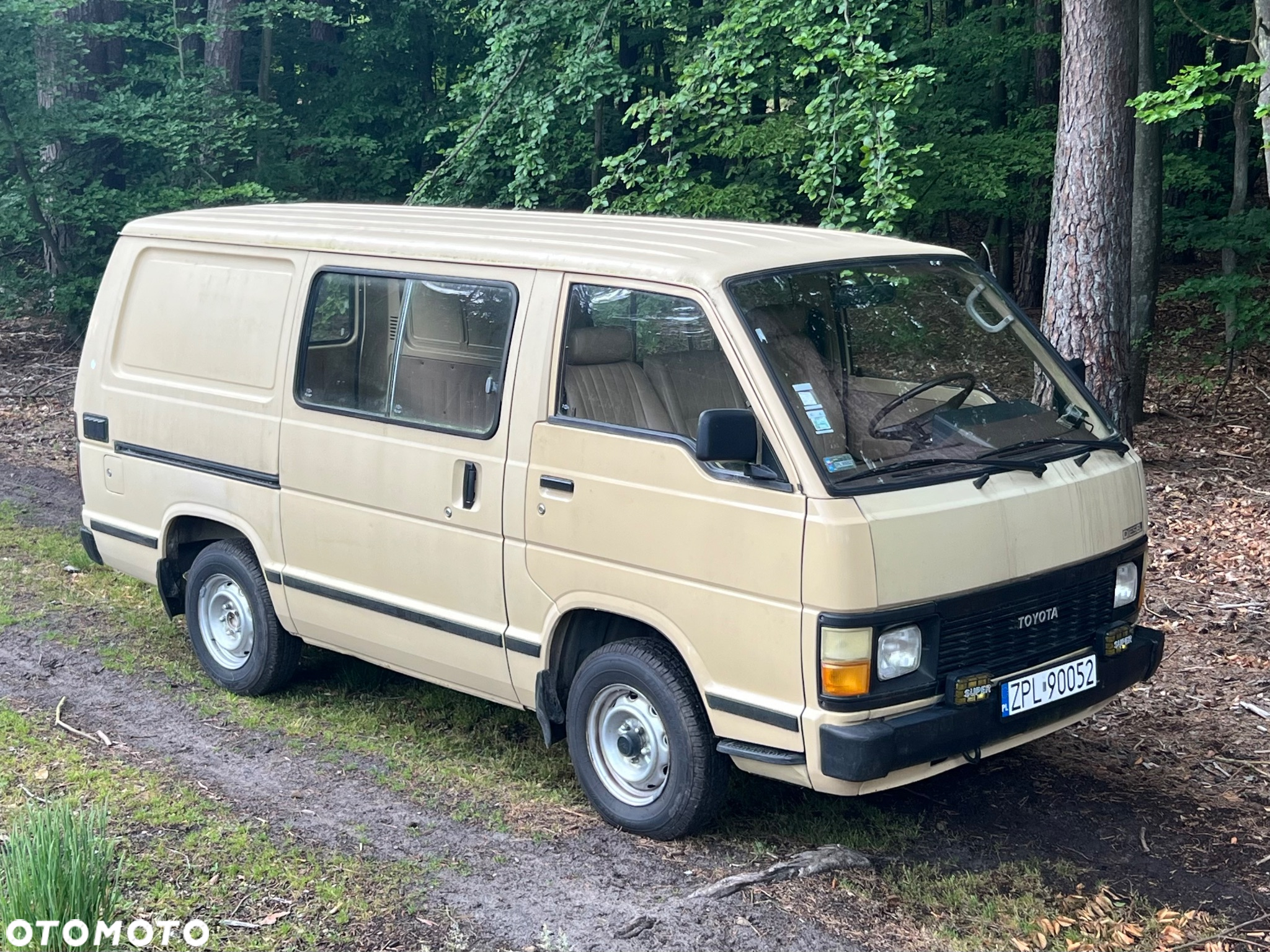 Toyota Hiace - 4