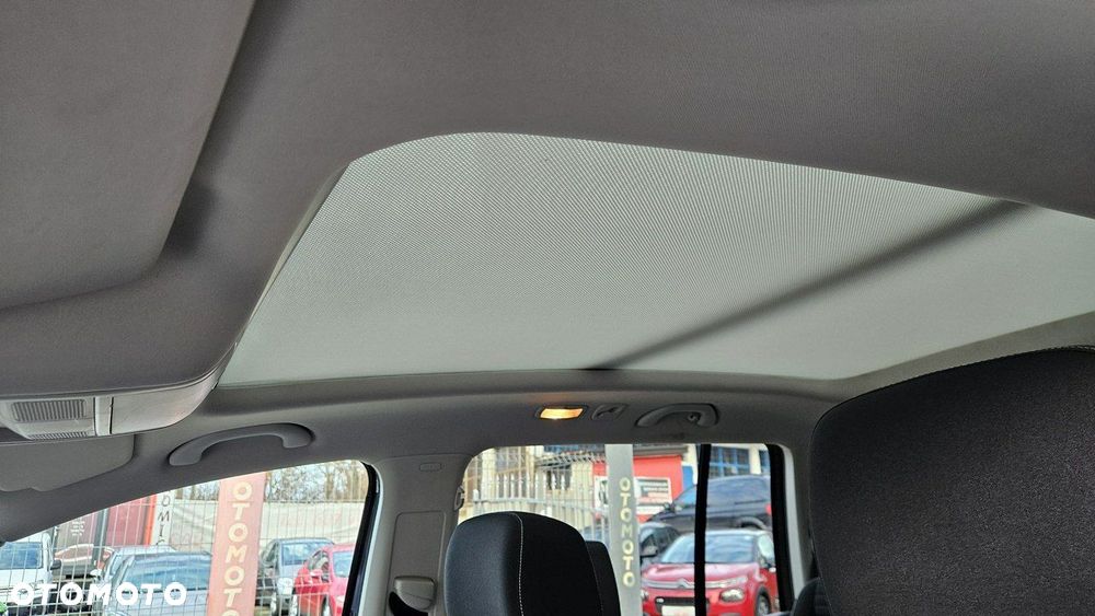 Volkswagen Touran 1.6 TDI DPF DSG Cup - 34