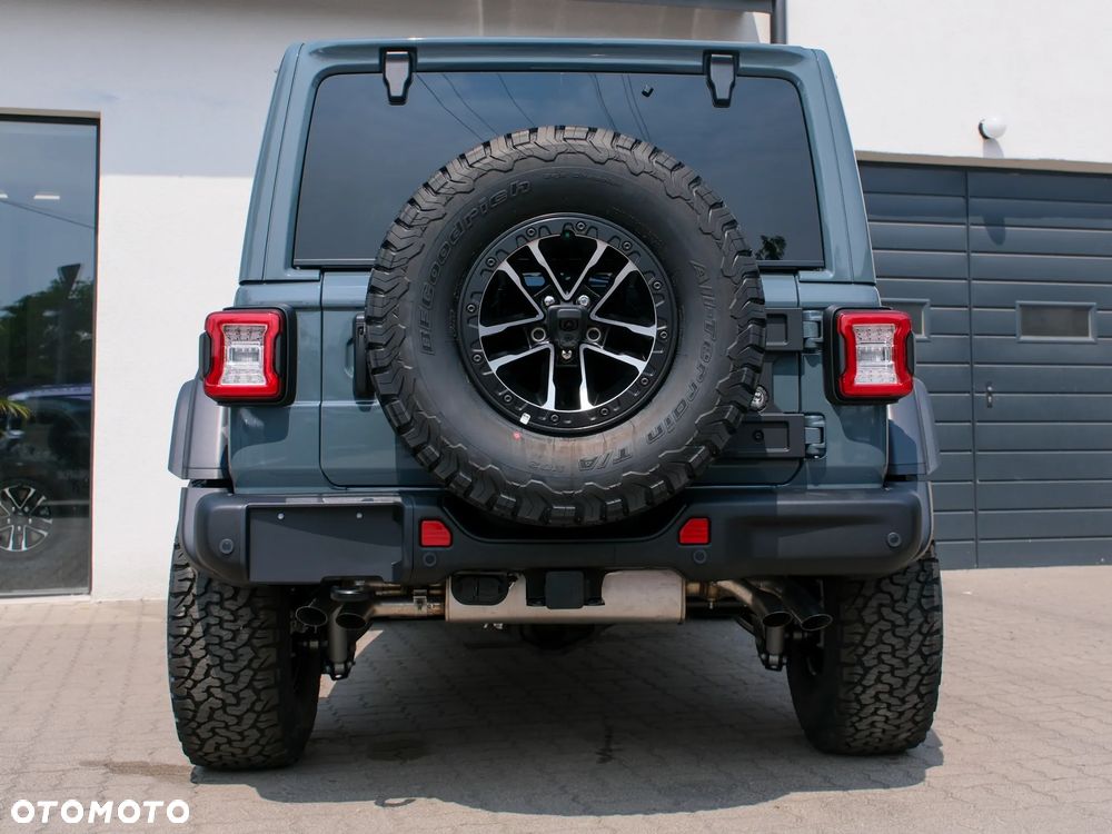 Jeep Wrangler - 8