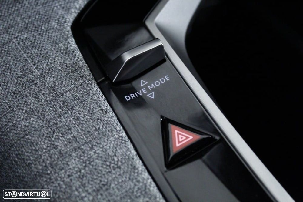 Peugeot 3008 1.2 Hybrid Allure e-DCS6 - 31