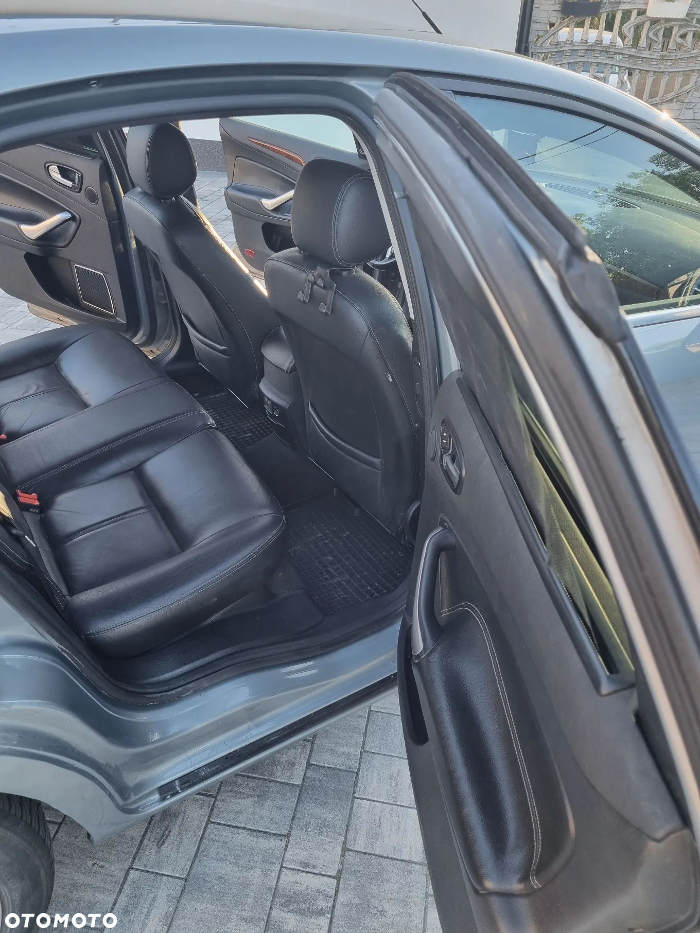 Ford Mondeo 2.0 TDCi Ghia X - 16