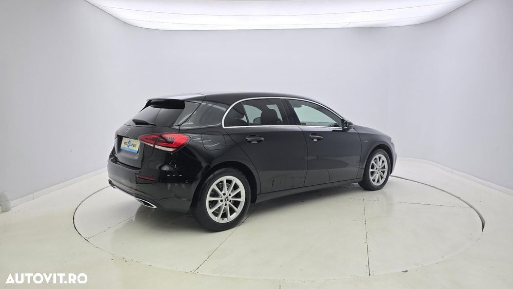 Mercedes-Benz A - 8