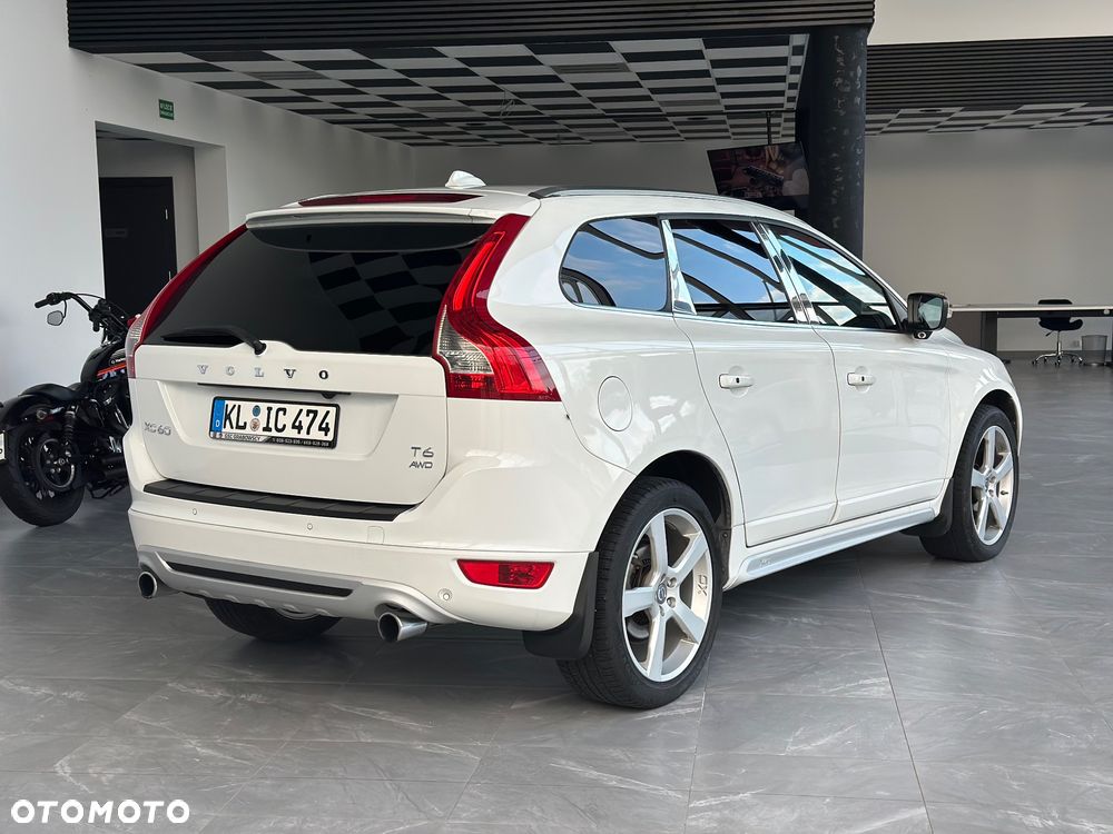 Volvo XC 60 T6 AWD R-Design - 10