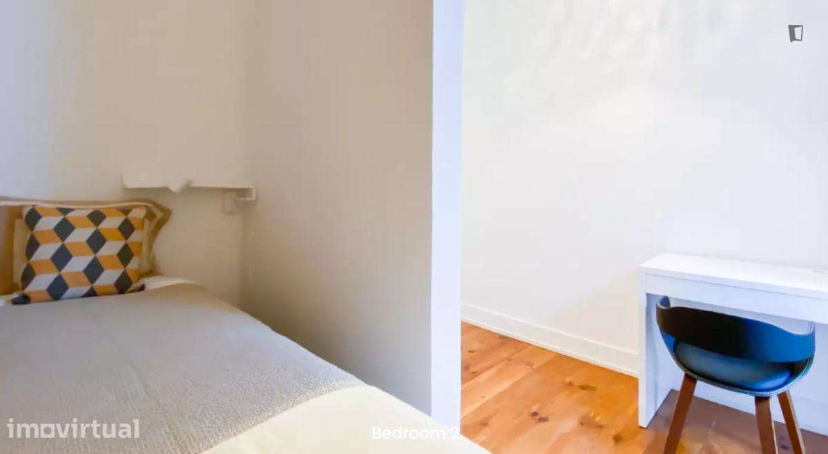 Quarto - localizado em Intendente Lisbon - Grande imagem: 4/7