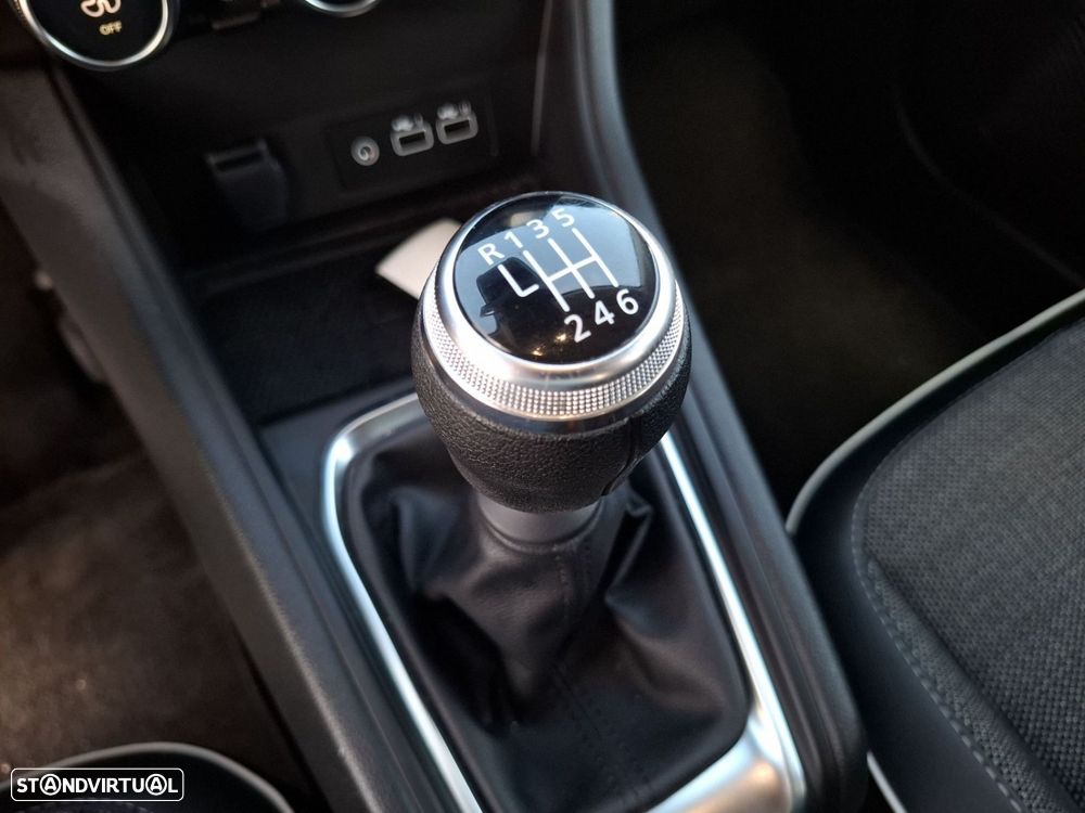 Renault Captur 1.0 TCe Techno - 18