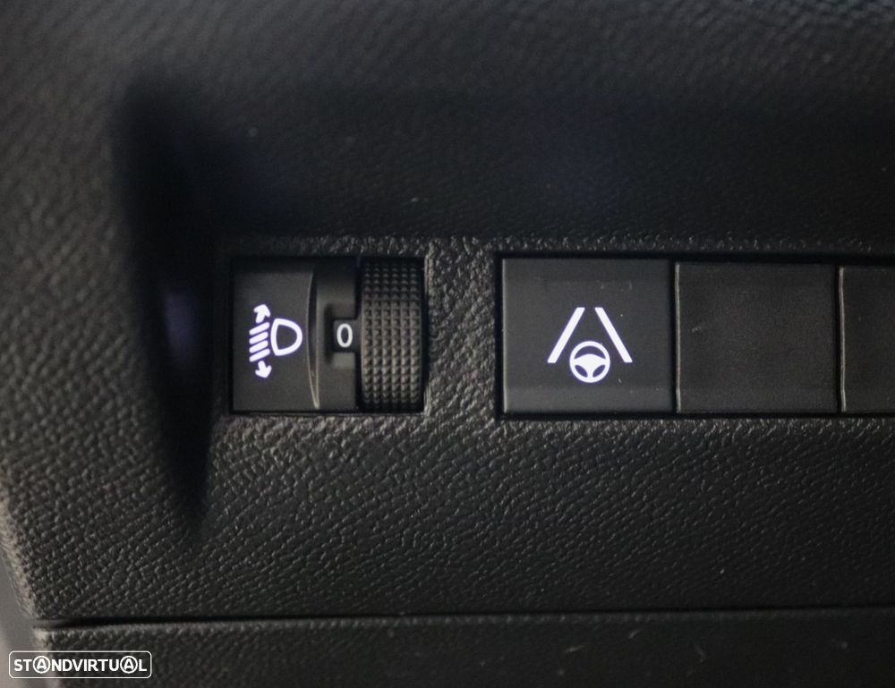 Peugeot 2008 1.2 Hybrid Allure e-DCS6 - 15