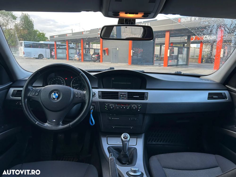 BMW Seria 3 320i - 5
