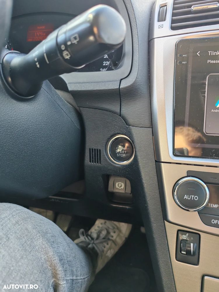 Toyota Avensis 2.2 D-CAT Luxury (consola nichel) - 22