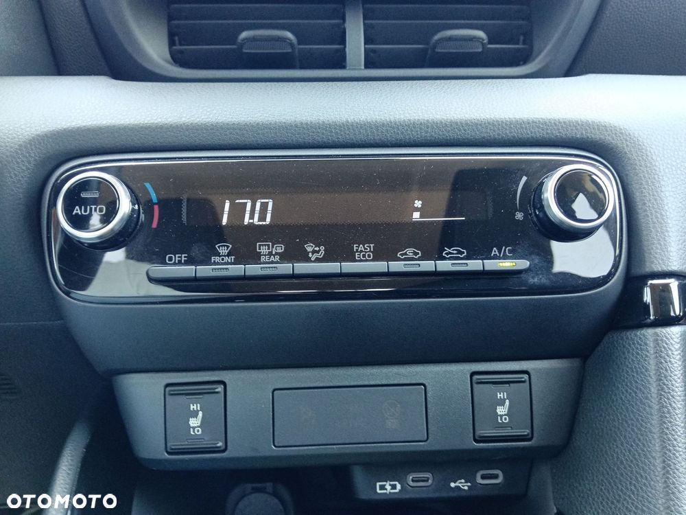 Toyota Yaris Hybrid 1.5 Style - 22