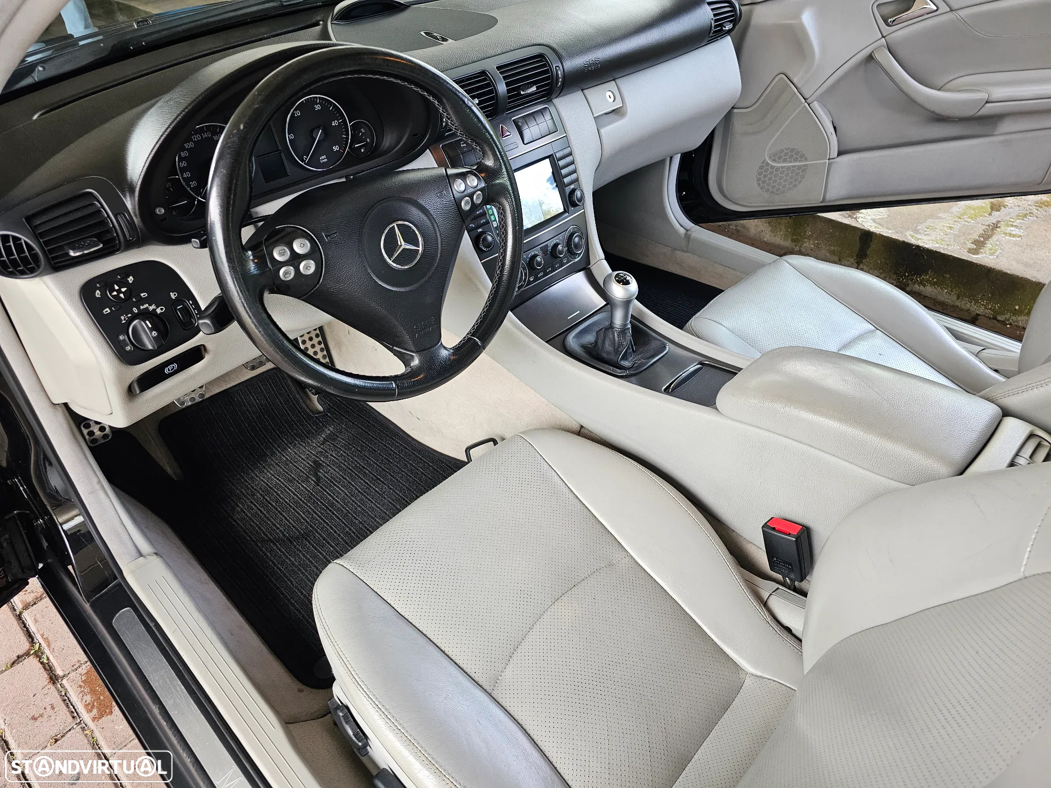Mercedes-Benz C 220 CDi Sport Coupé Evolution AMG - 12