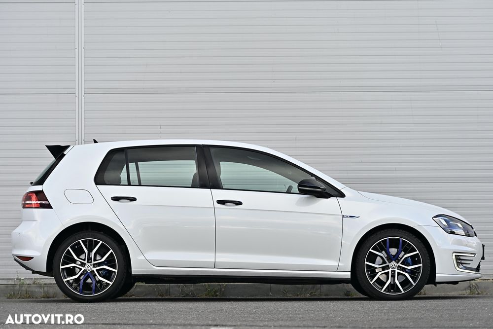 Volkswagen Golf - 30