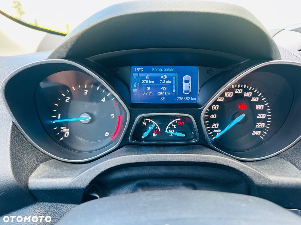 Ford Kuga 2.0 TDCi 4x4 Titanium - 35