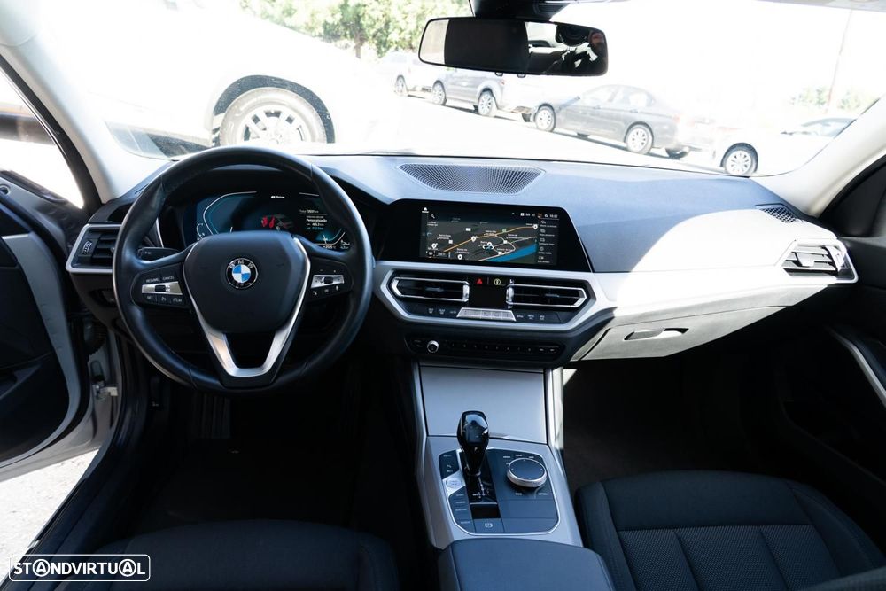 BMW 330 e Auto — photo 3