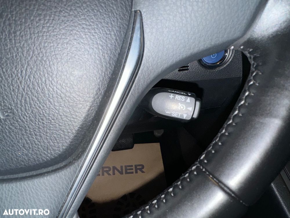 Toyota Auris 1.8 VVT-i Hybrid Automatik Touring Sports Team Deutschland - 20