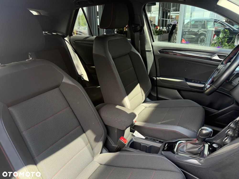 Volkswagen T-Roc - 18