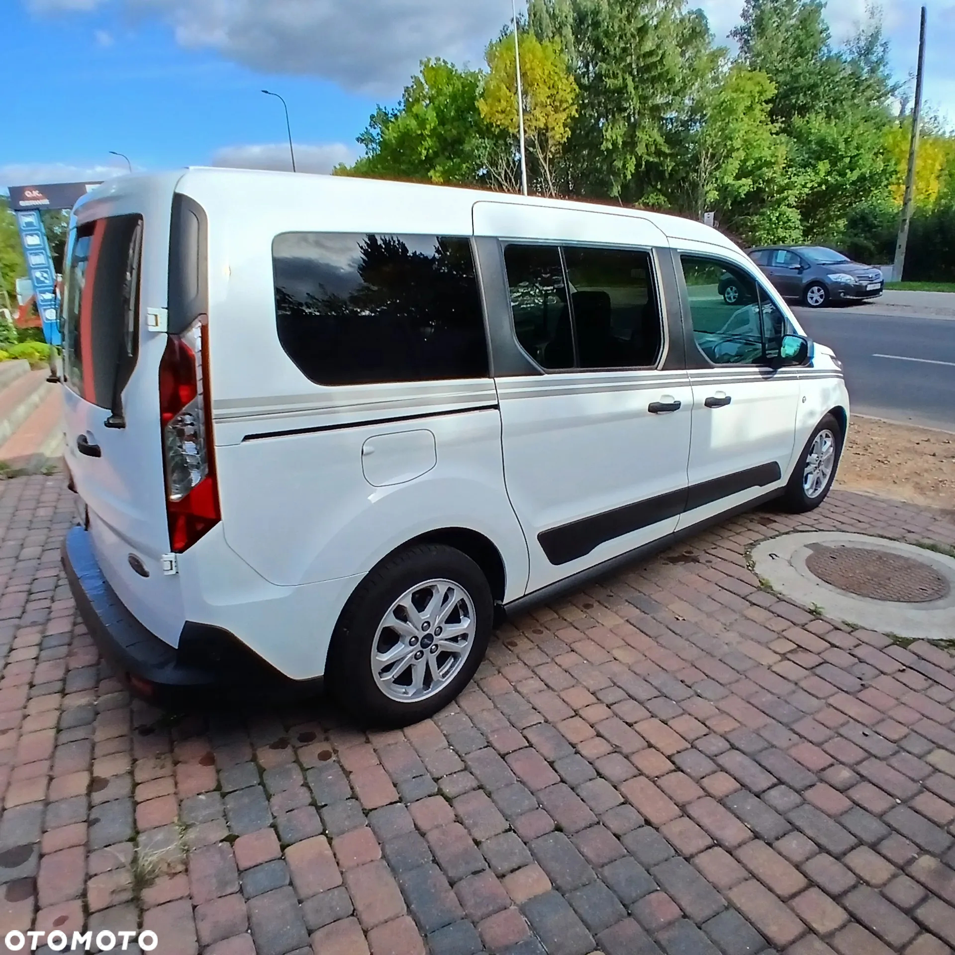 Ford Transit Connect - 8
