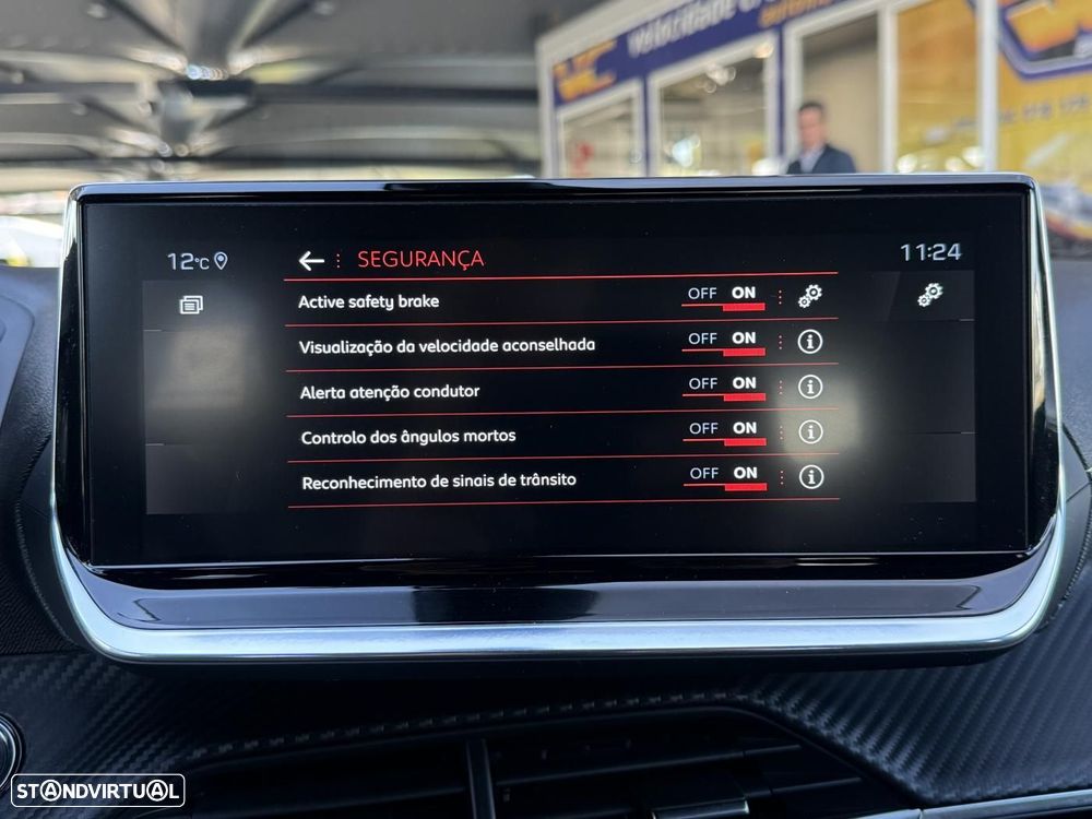 Peugeot 2008 1.2 PureTech GT EAT8 - 29