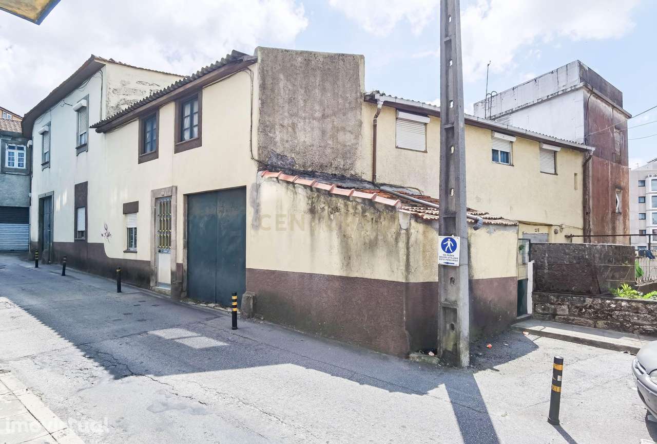 Prédio para reabilitação com terreno e viabilidade para construção na - Grande imagem: 5/46