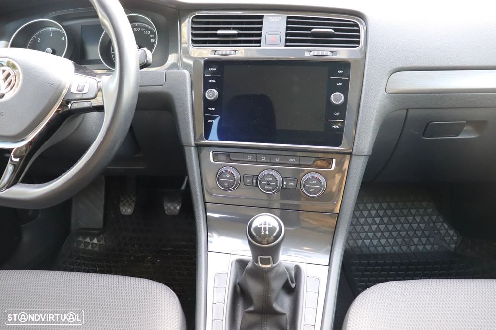 VW Golf Variant 1.6 TDi Confortline - 28