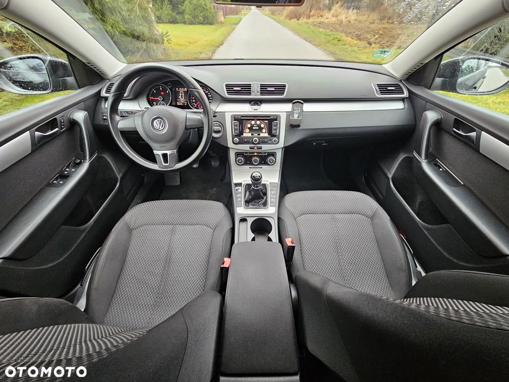 Volkswagen Passat 2.0 TDI DPF BlueMotion Technology Comfortline - 6