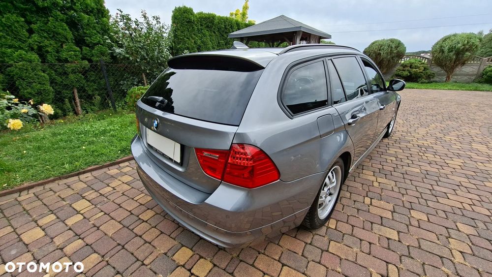BMW Seria 3 320d xDrive DPF - 8