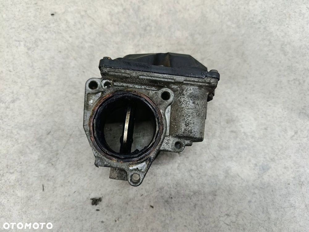 PRZEPUSTNICA VW PASSAT B6 03G128063M  2.0 TDI - 8