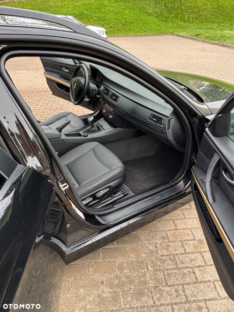 BMW Seria 3 318i - 12