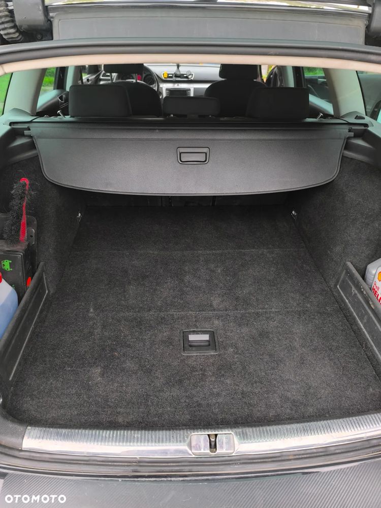 Volkswagen Passat - 13