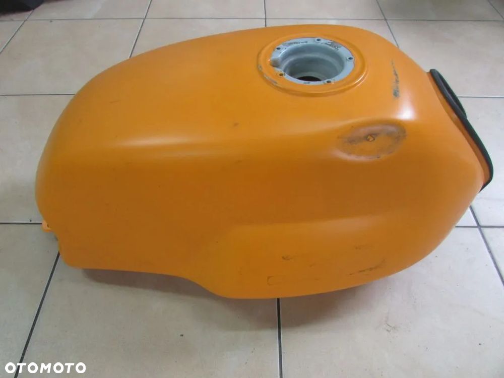 Moto Guzzi V7 zbiornik paliwa bak - 2