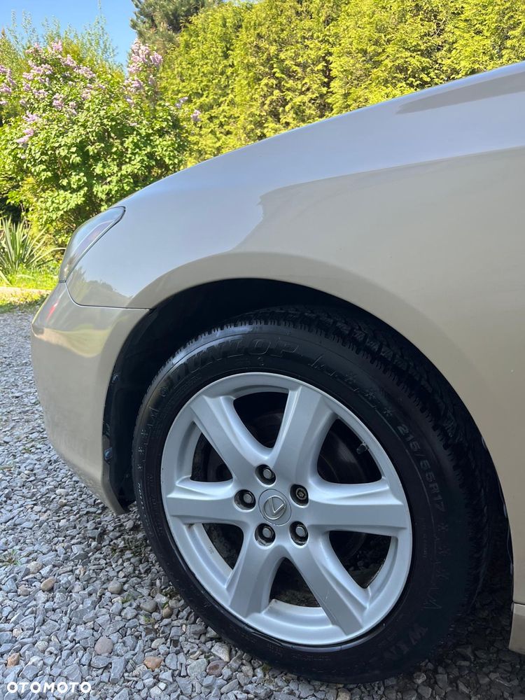 Lexus ES - 3