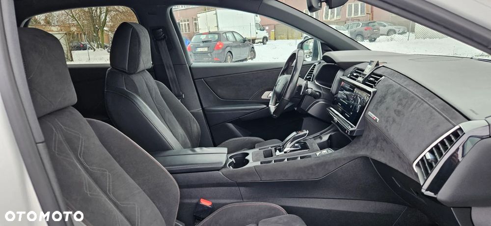 DS Automobiles DS 7 Crossback - 26