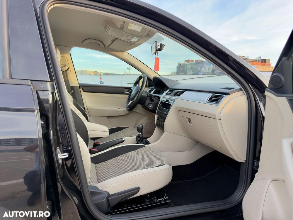 Skoda RAPID 1.2 TSI Elegance - 33